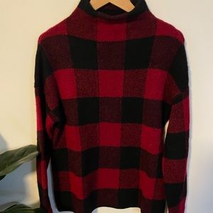 TAHARI Buffalo Check Sweater